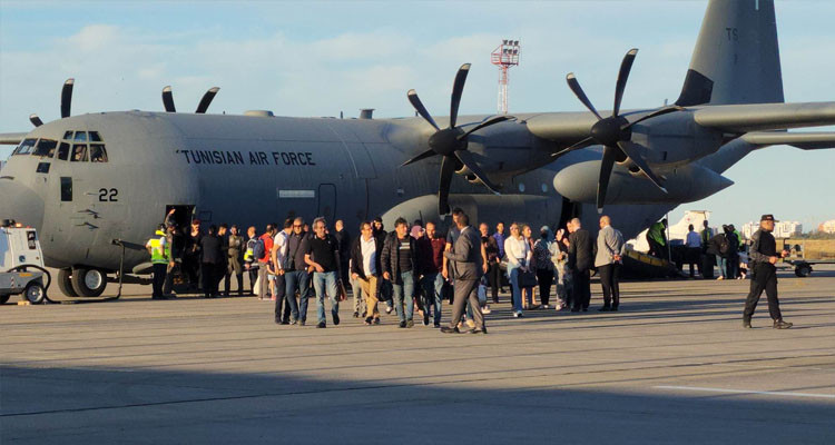 سفير تونس بالسودان: 52 تونسيا فضلوا البقاء بالسودان على العودة إلى تونس 