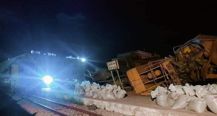 وزارة النقل تفتح تحقيقا بشأن حادثة قطار الحبوب بصفاقس 