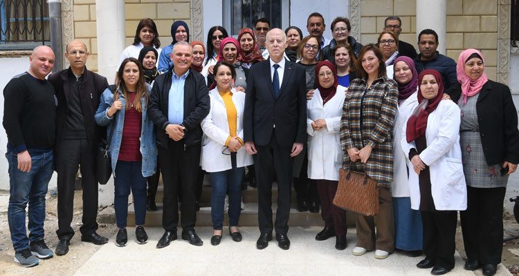 رئيس الدولة: رجال وسيدات التعليم أصحاب مقام عال والسد الأول أمام التطرف 