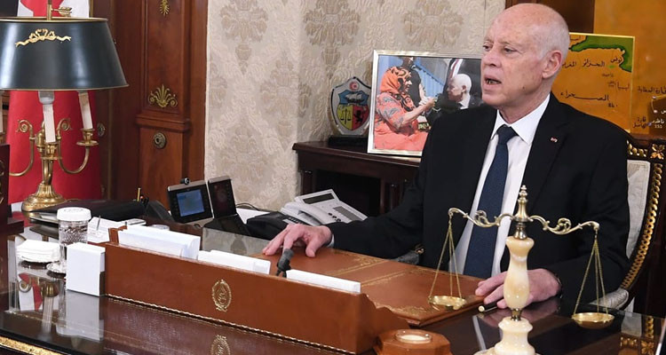 رئيس الدولة ينهي مهام مدير عام وحدة الإدارة الالكترونية 