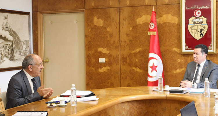 وزير النقل يوصي بتذليل كل العقبات أمام أشغال الخط الحديدي تونس القباعة 