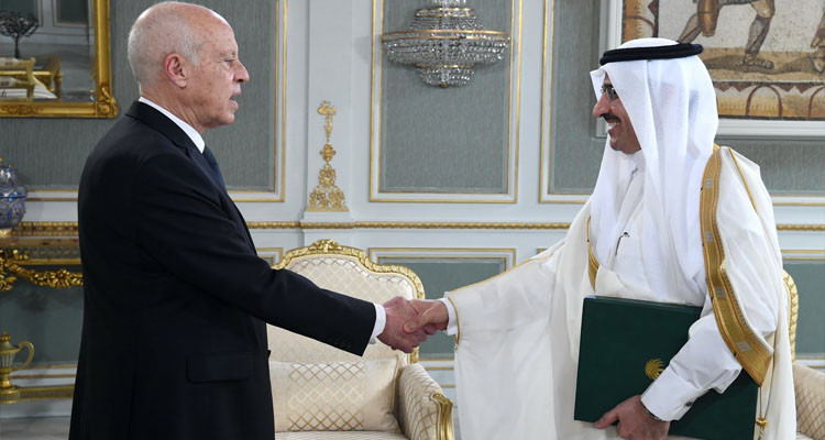 السفير السعودي يسلم رئيس الدولة دعوة لزيارة المملكة من العاهل سلمان