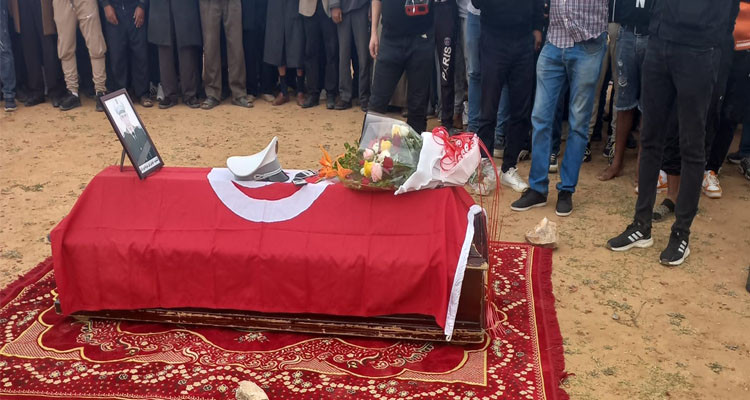 الحنشة تشيّع ابنها الشهيد خير الدين اللافي إلى مأواه الأخير 