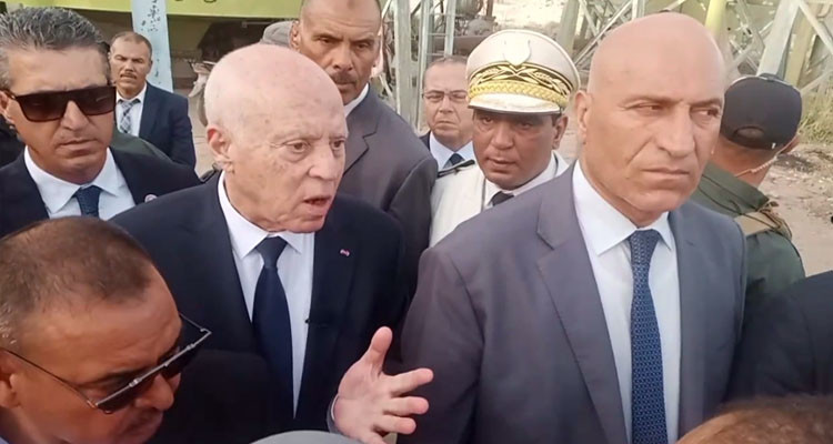 رئيس الدولة يكلف والي قفصة بالتدقيق في قوائم الانتدابات بشركة الفسفاط 