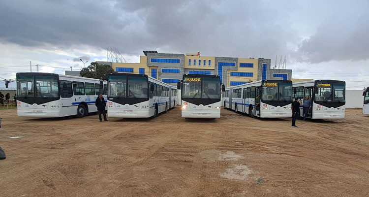 شركة النقل بالقصرين تتسلم خمس حافلات مزدوجة جديدة 