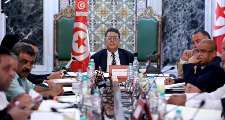 البرلمان يوجّه 21 سؤالا كتابيا إلى الحكومة وأعضائها