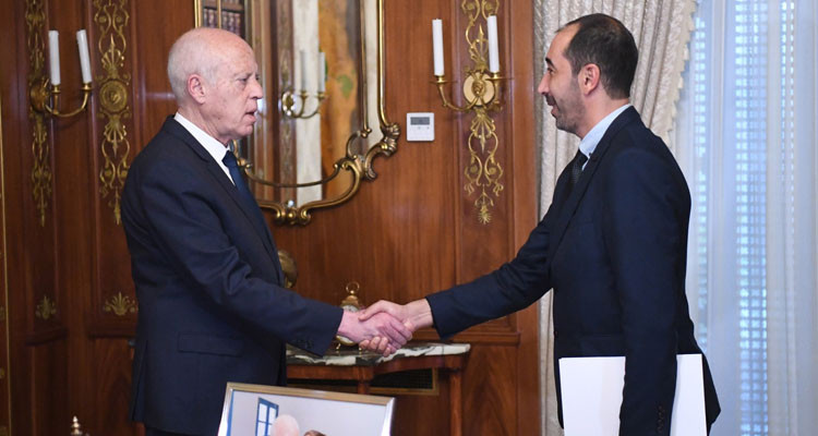 رئيس الدولة ينهي مهام رئيس مؤسسة ''فداء'' 