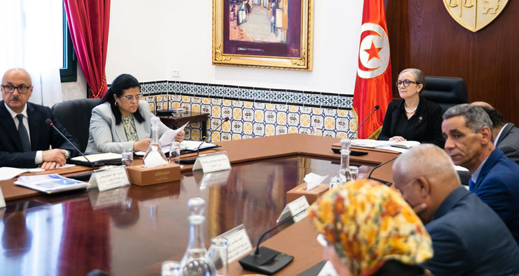 بودن تترأس اجتماعا وزاريا موضوعه تحلية مياه البحر ومكافحة الشح المائي 