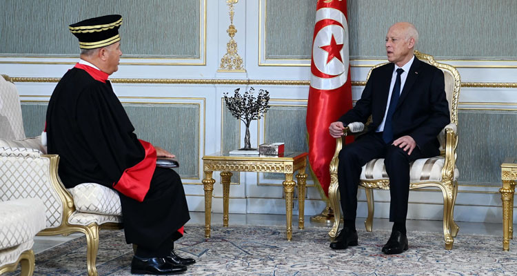 رئيس الدولة: يتذرعون بأعمال الصيانة لقطع الماء  والشمس تشوي الوجوه