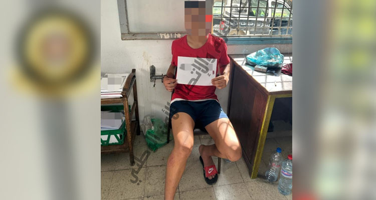 القبض على منحرف سطا على دراجة نارية واعتدى على صاحبها بقضيب حديدي  