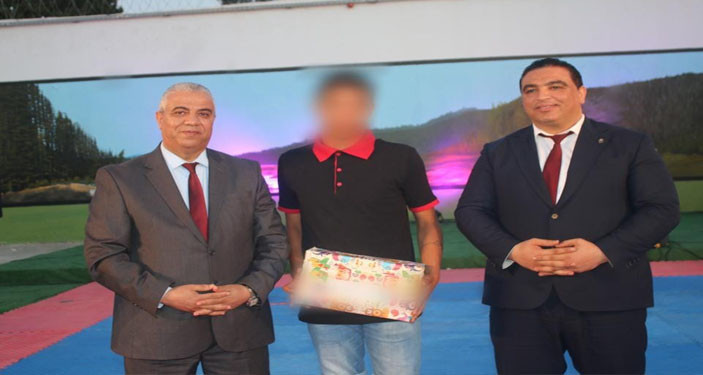 والي بن عروس يكرم عدد من الأحداث الجانحين بإصلاحية المروج