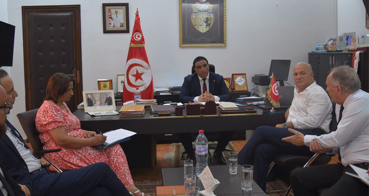 والي بن عروس يستقبل مستثمرا ألمانيا يعتزم إنشاء وحدة لمعالجة النفايات 