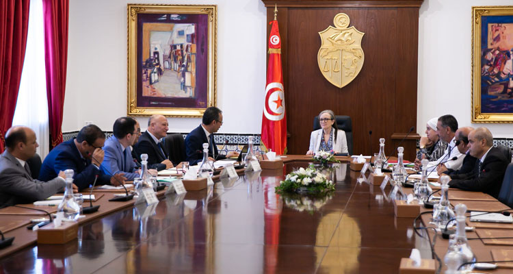 بودن تدعو إلى تبسيط آلية العمل الحر للشباب بتونس والخارج