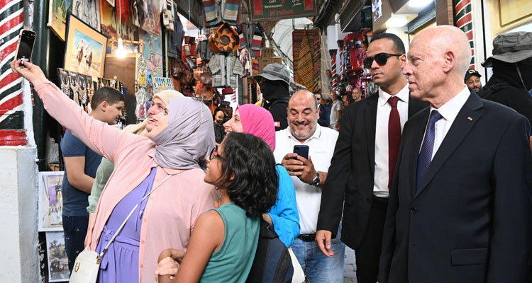 رئيس الدولة يؤكد: أزمة توفر الخبز ستحل قريبا (فيديو)