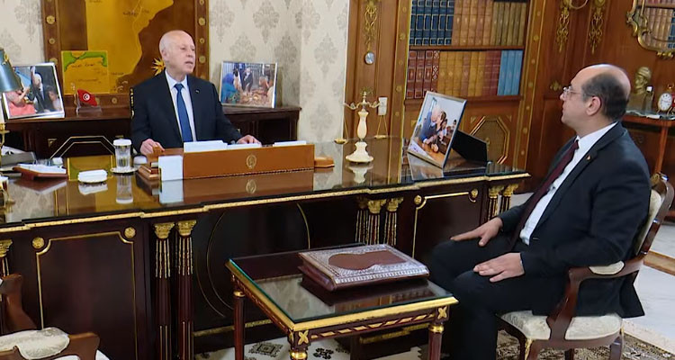 رئيس الدولة: إما أن يخدم كل مسؤول المواطن والوطن أو فليترك مكانه لغيره