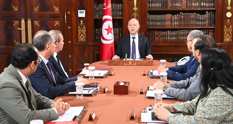 رئيس الدولة يشرف على اجتماع وزاري موضوعه إصلاح التربية والتعليم