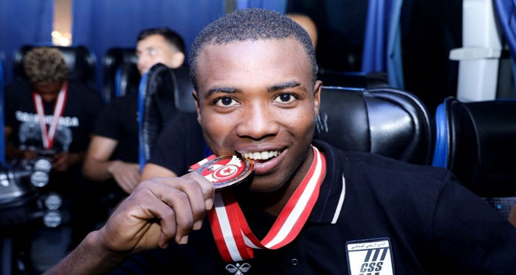 اتحاد تطاوين ينتدب مهاجم النادي الصفاقسي بلال الحمروني بشكل نهائي 