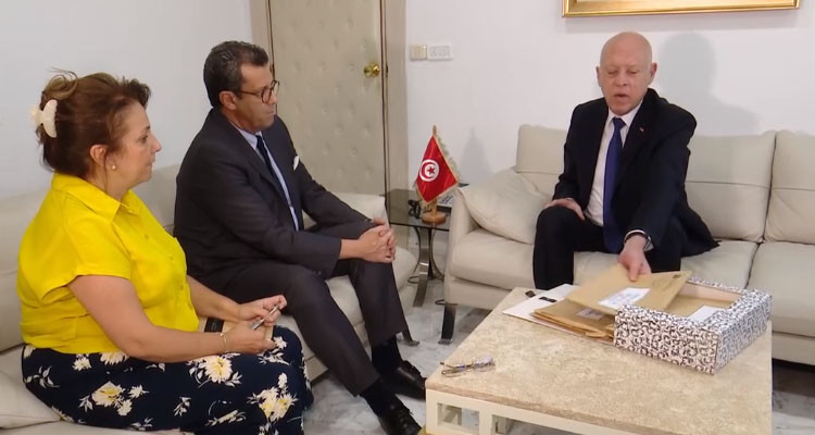 رئيس الدولة: البنك الفلاحي أنشأ لدعم صغار الفلاحين لا كبار الحيتان