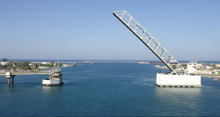 بنزرت: القيام برفعة استثنائية للجسر ودعوة المواطنين لاحترام الاجراءات