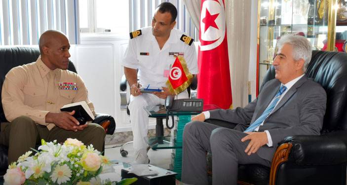 زيارة الجنرال لانغلي قائد القيادة الأمريكية في أفريقيا (أفريكوم) الى تونس