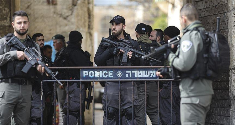 الشرطة الاسـرا.ئيلية تتبادل إطلاق النار بينها وخسائر فادحة جراء سقوط دبابة