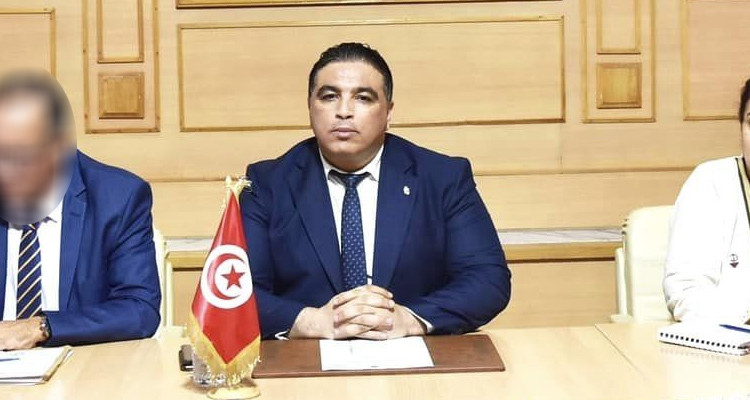 والي بن عروس ينفي امتلاكه أي حساب أو صفحة ''فايسبوكية''