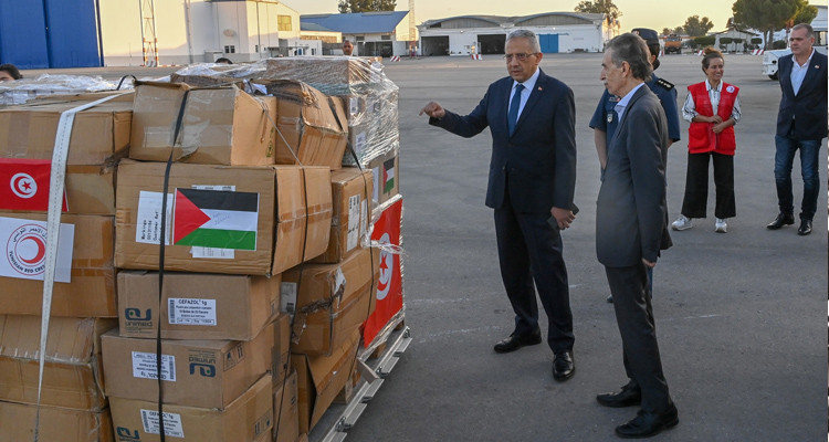 إقلاع أول طائرة عسكرية تونسية محملة بالمساعدات إلى الشعب الفلسطيني الشقيق