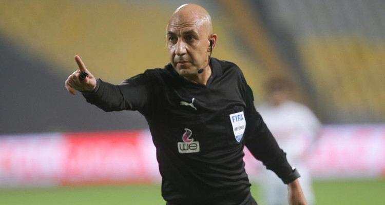 المصري محمد عادل حكما للقاء الترجي الرياضي والنجم الساحلي