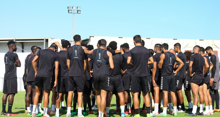 جماهير النادي الصفاقسي الغاضبة تتسبب في إلغاء الحصة التمرينية لفريق الاكابر