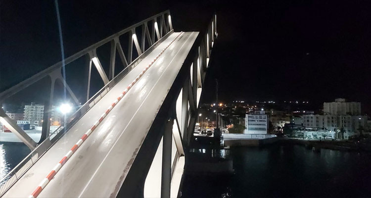 ولاية بنزرت تعلن عن إجراء رفعة استثنائية للجسر المتحرك