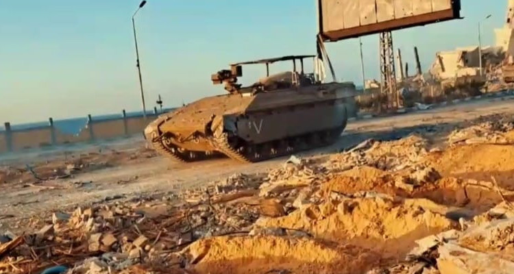الـ.م.قاومة الفلـــ[سط]ـينية تتوفق في تدمير دبابة صـ[ه]يونية جديدة 