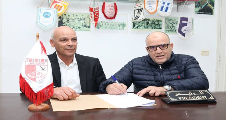 الأولمبي الباجي يقدم مدربه الجديد مراد العقبي وطاقمه المساعد