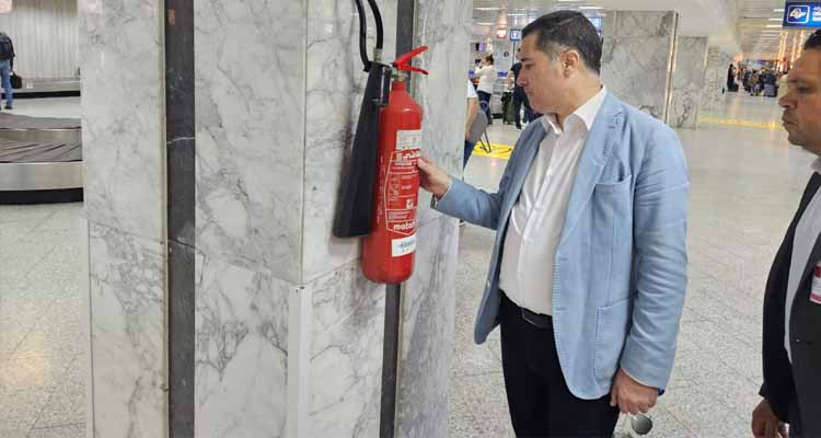 وزير النقل يعاين مدى تقدم أشغال التهيئة والصيانة بمطار تونس قرطاج