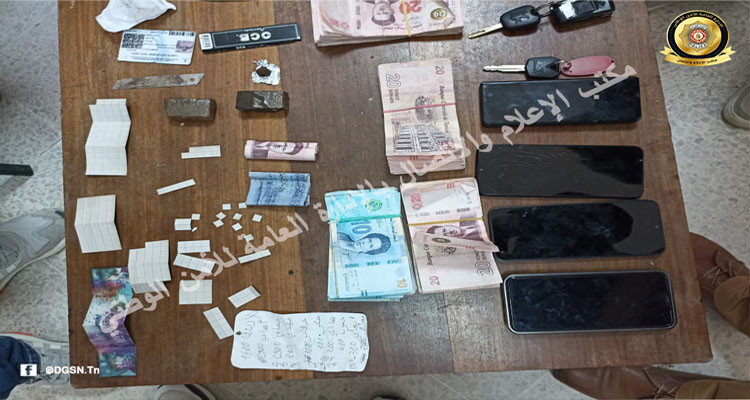 القيروان: تفكيك وفاق إجرامي لترويج المخدرات من بين أفراده امرأة