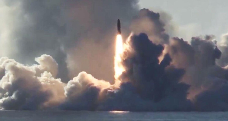 روسيا تؤكد نجاح تجربتها في إطلاق صاروخ جديد عابر للقارات