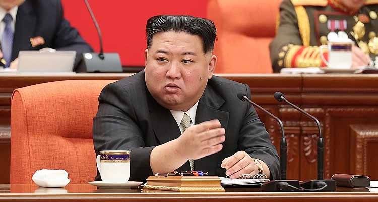 كيم جونغ يأمر جيشه بالاستعداد لحرب ''مدمرة'' وطويلة الأمد 