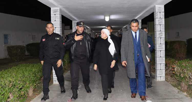 وزيرة العدل تؤدي زيارة فجئية إلى السجن المدني بالمرناقية