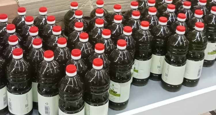 وزارة التجارة تعتزم ضخ 11 مليون قارورة زيت زيتون بالأسواق التونسية