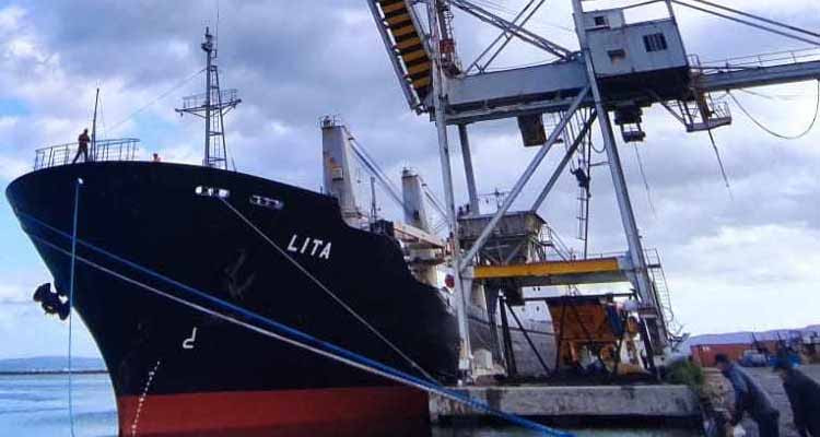 ميناء منزل بورقيبة يستقبل باخرة محملة بمادة ''نيترات الأمونيوم''