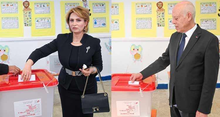 رئيس الدولة وحرمه يؤديان واجبهما الانتخابي 