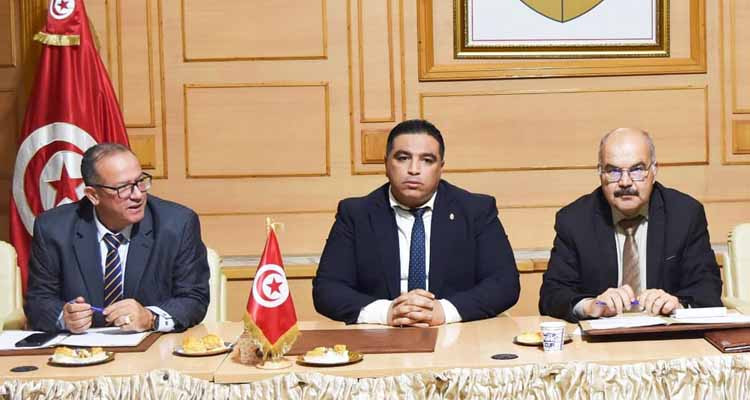 والي بن عروس يوصي بالمواظبة على قنص الكلاب السائبة