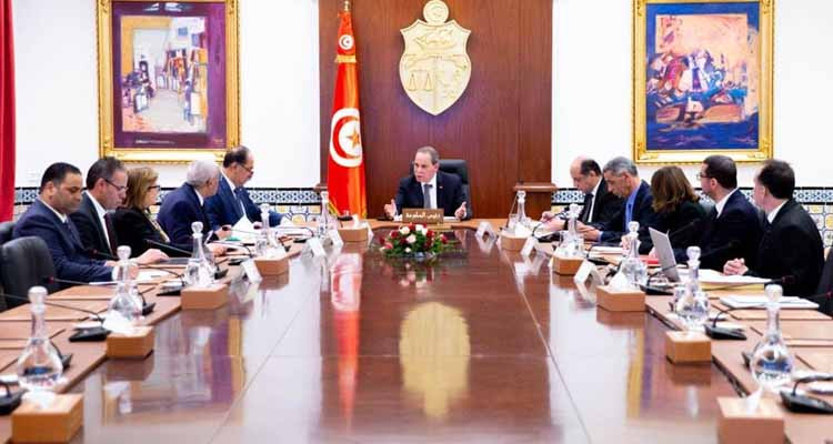 رئيس الحكومة يتابع وضعيتي شركتي البيئة والغراسة والبستنة بتطاوين وقبلي