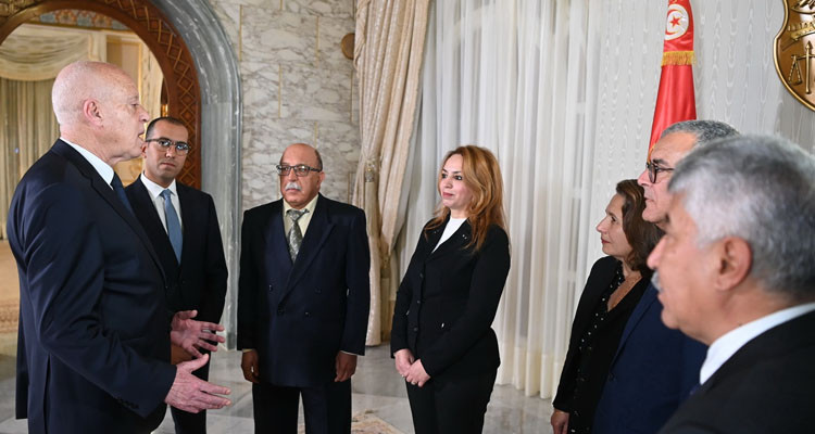 رئيس الدولة يشرف على موكب اليمين الدستورية لأعضاء الحكومة الجدد