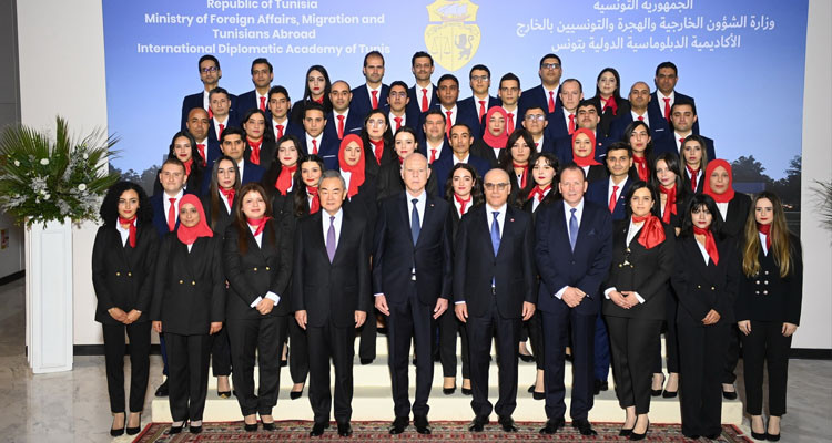 رئيس الجمهورية يدشن مقر الأكاديمية الديبلوماسية الدولية بتونس