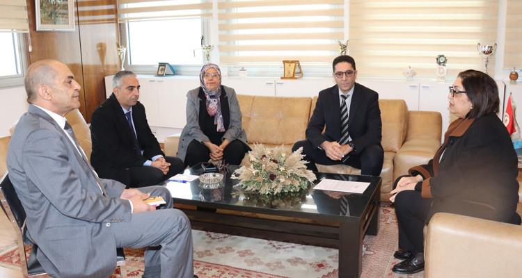 وزيرة التجارة تدعو إلى الشروع الفوري في تطهير الديوان من المارقين عن القانون