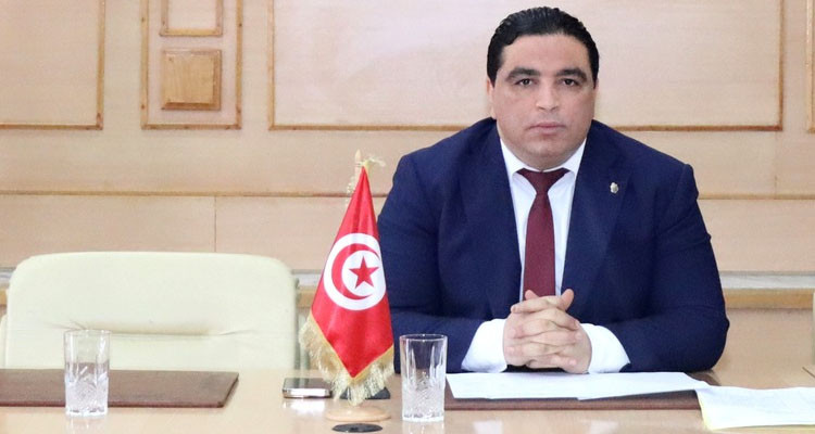 والي بن عروس:سواق التاكسي الذين لا يعتنون بنظافة الهندام والعربة ستسحب رخصه