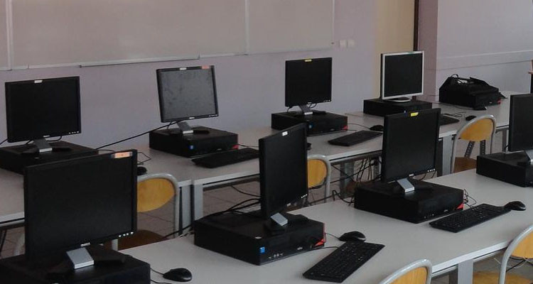 بنزرت: أربعة منحرفين يسطون على حواسيب من داخل مدرسة ومعهد