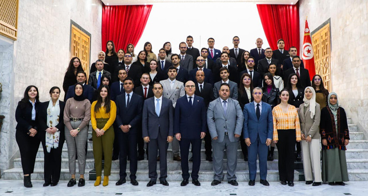 عمار يستقبل الديبلوماسيين الجدد من الناجحين في مناظرة الكتبة بالوزارة