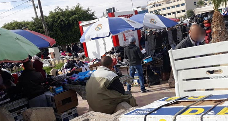 الباعة المنتصبون بمداخل المدينة العتيقة بصفاقس يطالبون بإعادتهم سالف أماكنهم