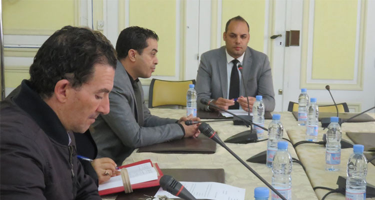 والي تونس بالنيابة يسدي تعليماته بإنهاء الانتصاب الفوضوي في حي الخضراء